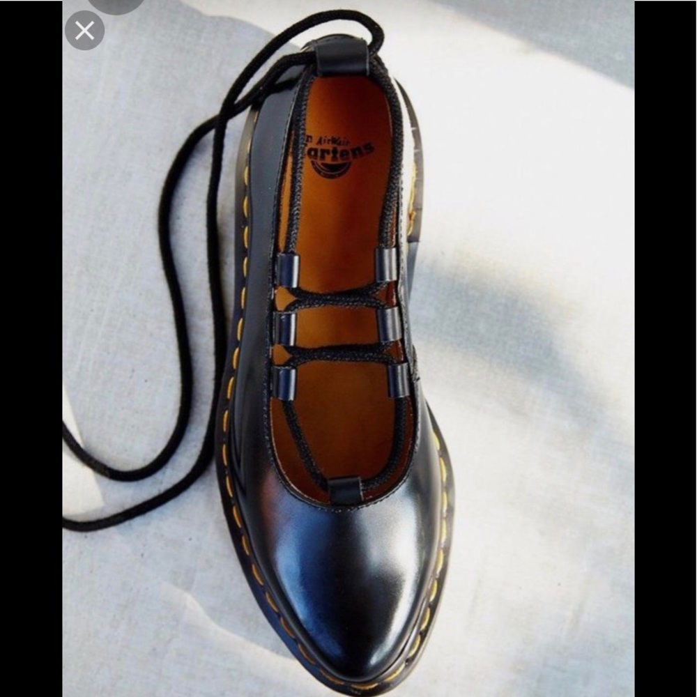 ISO Dr Martens elphie shoes